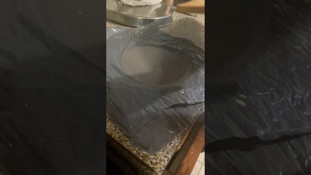 Easy way to make Makki di roti /ਮੱਕੀ ਦੀ ਰੋਟੀ #shorts #youtubeshorts #viralvideo #explorepage
