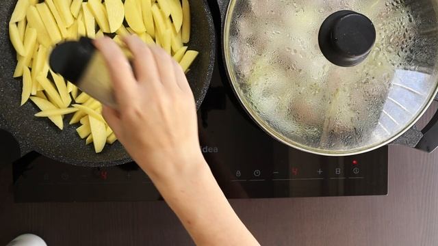 Картошка с мясом на обед . Potatoes with meat for lunch.