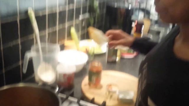 Tajskie Czerwone Curry z kurczakiem i ananasem (แกงไก่ใส่สับปะรด) by Andy&Fa