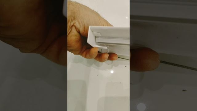 как установить плинтус
