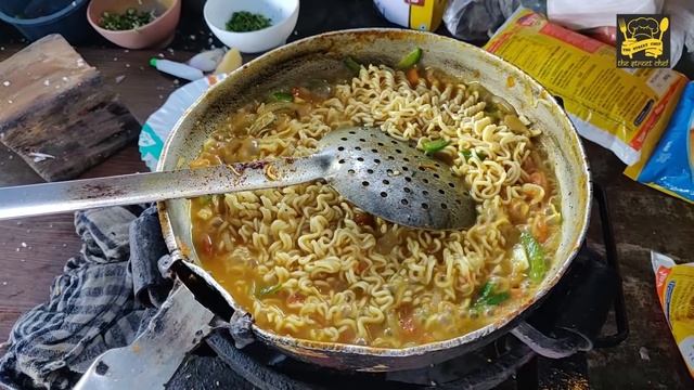 ОМЛЕТ ИЗ ДРОБЛЕНОЙ МАГГИ.  ЛУЧШИЙ НА ВКУС.  @ 60⧸- рупий за тарелку