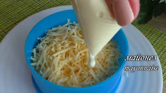 Салат с курицей, огурцом и черносливом пошаговый рецепт