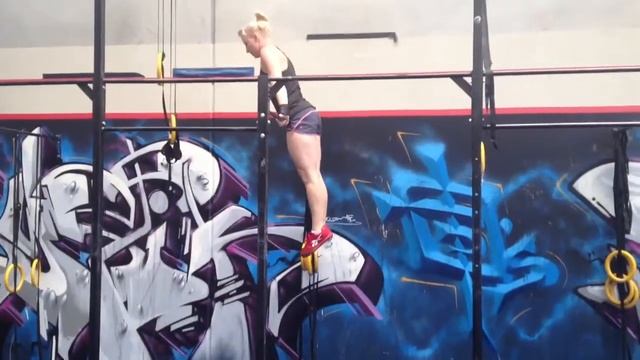 Mandy gets Bar Muscle Ups