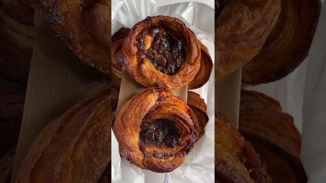 Kouign-amann #Bretoncake #france #travel #cuisinetraditionnelle #tasting #gourmetfood
