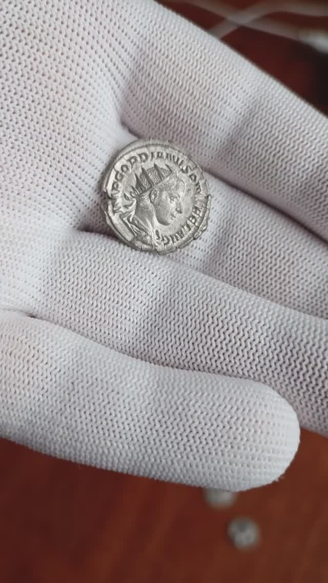 Римская империя . Денарий. Гордиан III (Gordianus) Имеется видео.