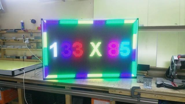 Рекламный уличный экран RGB светодиоды 133 х 85 см. Светодиодные-Строки.рф