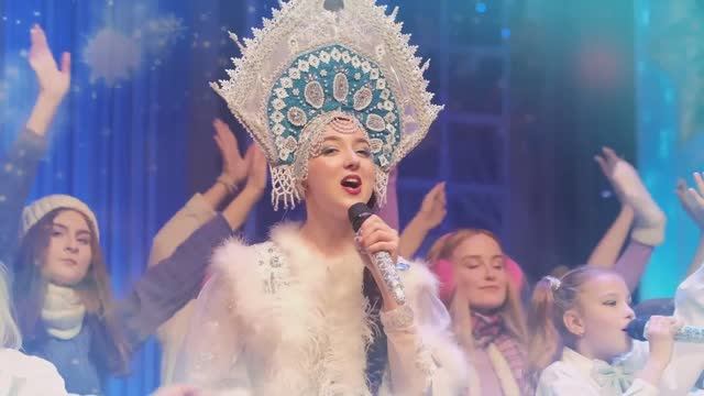 "Новогодняя" - Татьяна Агальцова и творческие коллективы ДК "Химволокно".