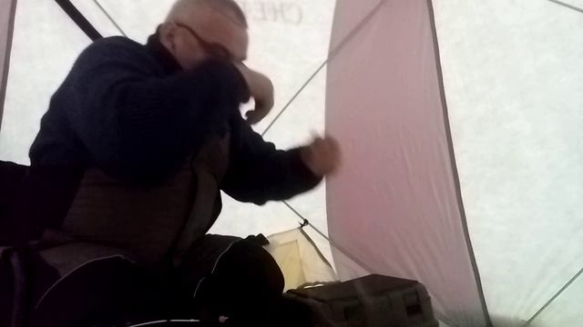 Один на реке, рыбалка в новом году
