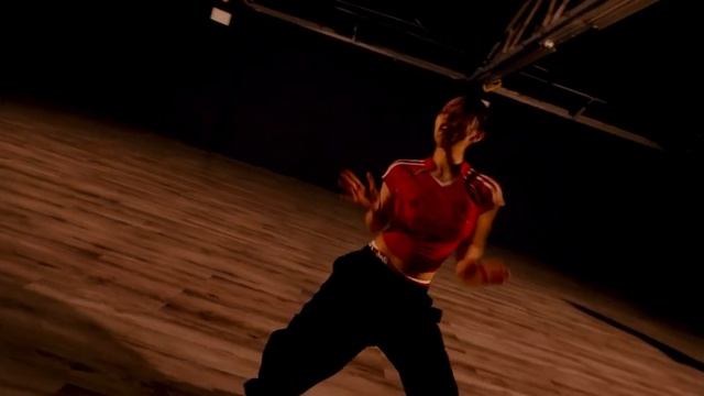 JENNIE - ‘Mantra’ dance practice mirrored