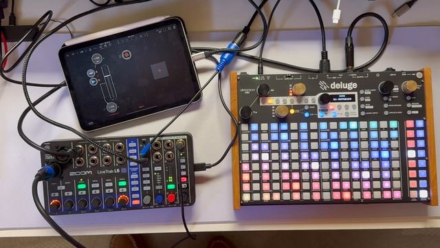 Zoom LiveTrak L6 and iPad: Lab Test MIDI and AUX-out with Hardware