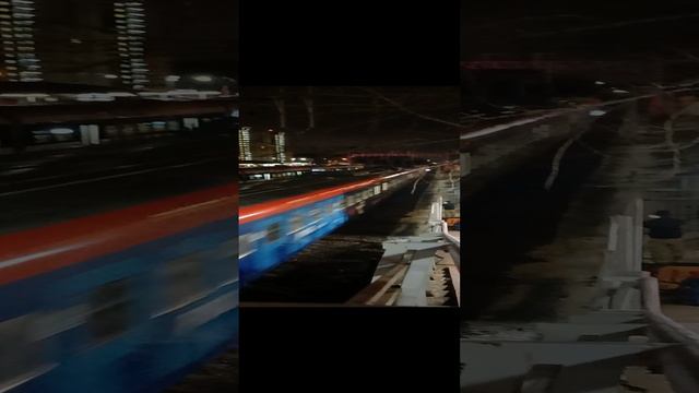 ЭП2Д 284 пролетает фабричную