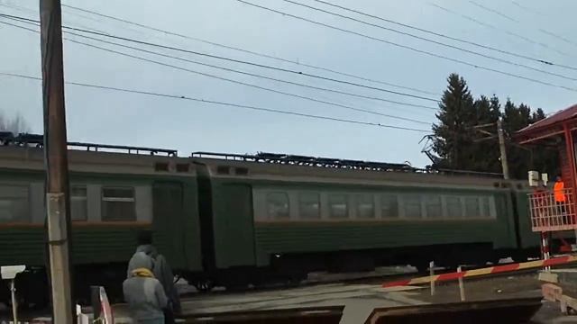 ЭТ2ЗМ-003 на переезде между 47км и Грузино