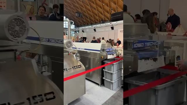 Отсадка кондитерских масс -мелкие шарики из тапиоки