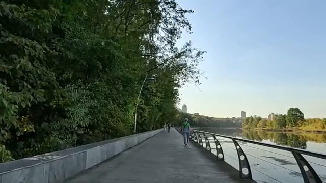 Ко мне босс приезжает, а ты пока у соседей посиди, сказал муж… А едва жена включила радионяню…