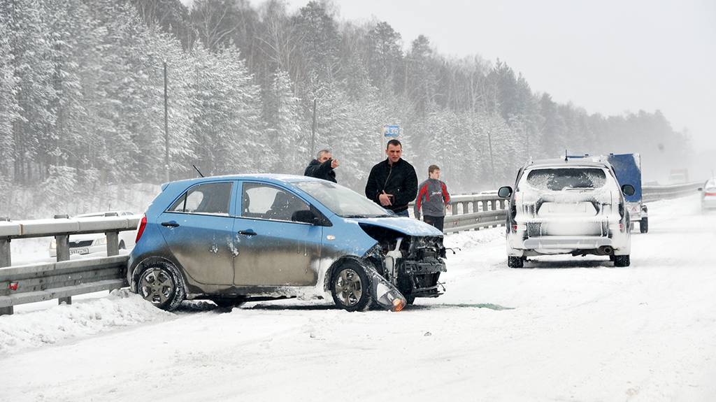 Авари и ДТП на ЗИМНЕЙ дороге торопыги и водятлы за рулем