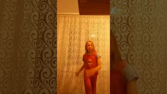 Танец под песню Beauty Bomb