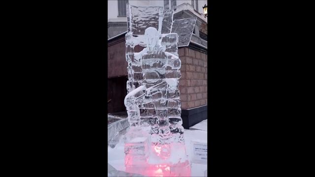 Крещение.
Екатеринбург Храм на крови.
Ледянная скульптура.