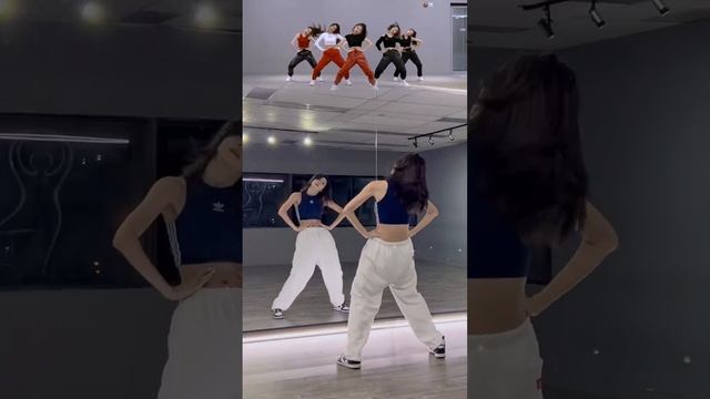 Dance ITZY "Wannabe"
