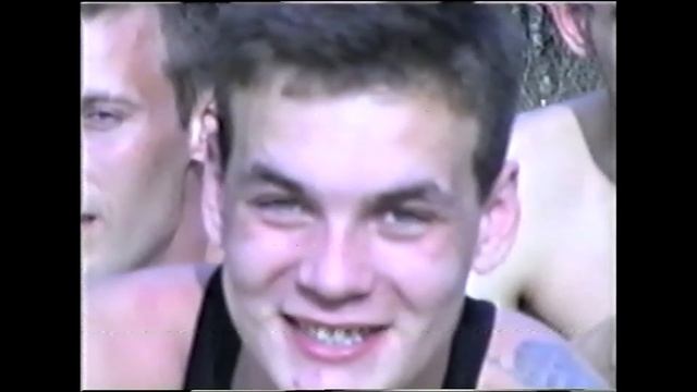 Гуляем по району с бандитом из 90-х
