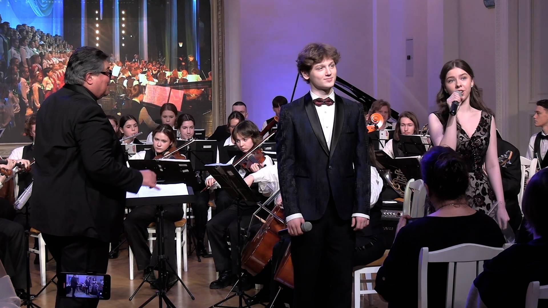 1.Е.Птичкин, сл. В.Бутенко "Цветы России" -солисты А.Борец, Г.Туркин