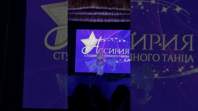 Восточный танец с вейлами