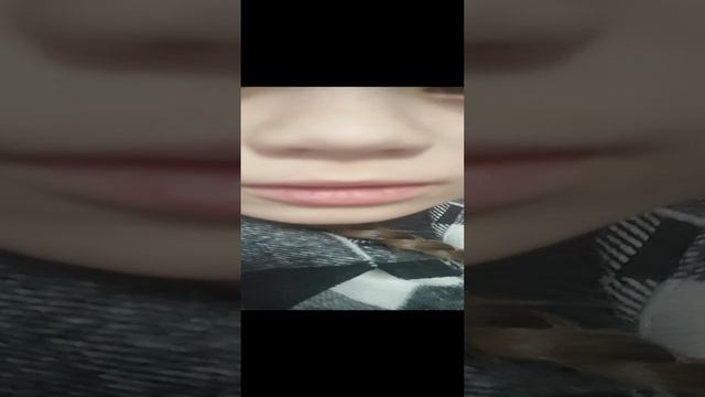 р