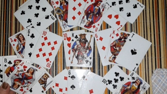 Что у него ♣️ с♦️другой?