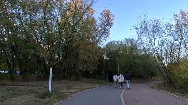 муж поднял на смех София