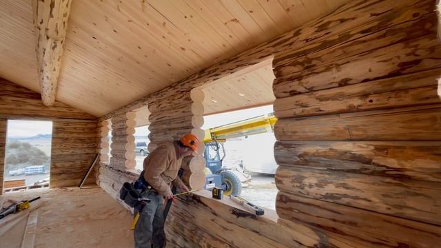 Строительство традиционного дома Эмишей. Устройство крыши, оконных и дверных проемов.mp4