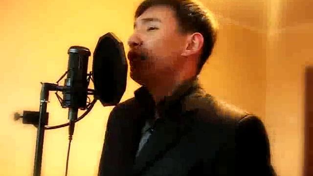 Amazing similarity with a voice of Josh Groban (Awake)