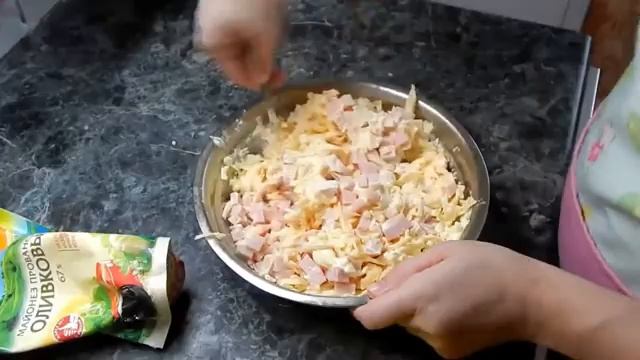 Багет с сыром, зеленью и ветчиной пошаговый рецепт