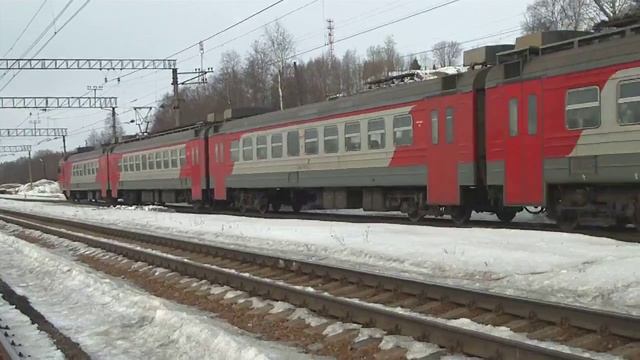 ЭД4М-0381 отправляется со станции Грузино