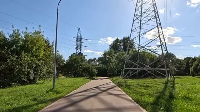 Найдя крестик мелом на стене дома после визита свекрови, жена под смех мужа решила за ней проследить