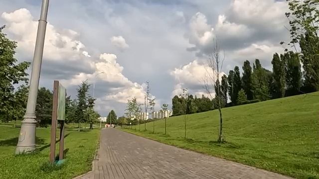 С твоей прической только лицом на трассе торговать! - сказал муж отсидевшей жене, идя на корпоратив…