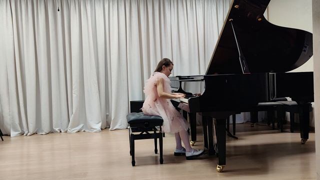 Ю. Щуровский «Танец», В. Гиллок «Фламенко»