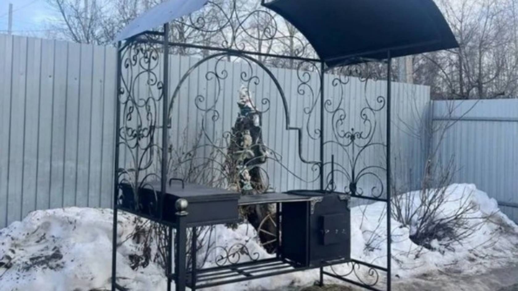 Мангал "Элит-Б" по т.84957644402 или mos-mangal.ru/?p=5744
⠀
