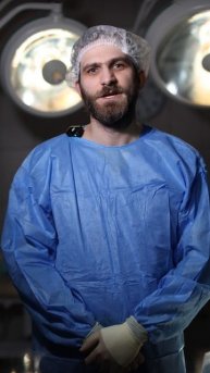 Кузьмин Артем Сергеевич
Заведующий отделением MOHS-хирургии, лазерный хирург-дерматоонколог