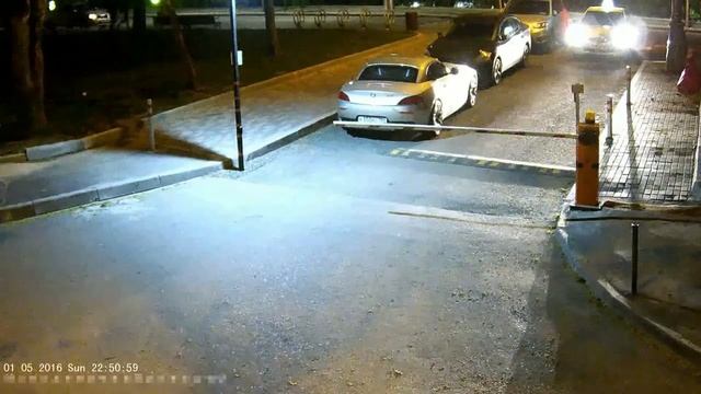 Пытался сломать шлагбаум! Но не ясно, зачем? А238РУ77
