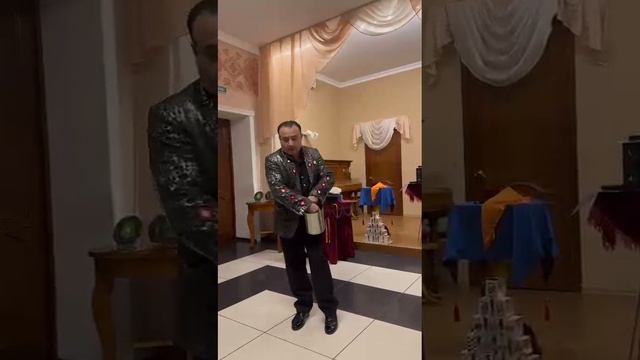 Фокусник Иллюзионист
Михаил Мостославский