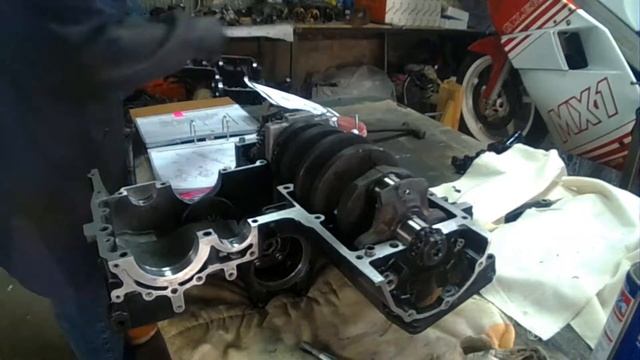 Kawasaki ZX10 Tomcat Rebuild - Day #6 (Mount alternator and start mouting engine)