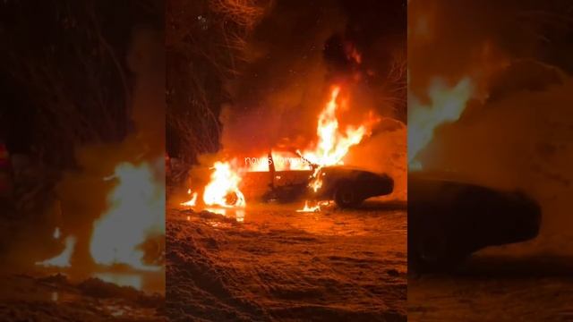 Этой ночью на проспекте Дзержинского, 28 загорелся автомобиль из-за короткого замыкания. Пострадавши
