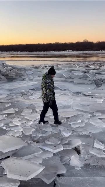 Набережная Оки во льдах