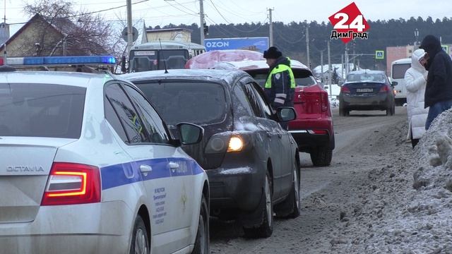 На улице Гоголя две иномарки не поделили дорогу