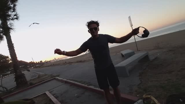 DRONE BATTLE GoPro Karma vs. Phantom 4