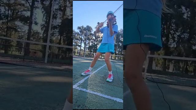 Versión de violín de "We are the champions" (original de Queen ). Roza 10 años