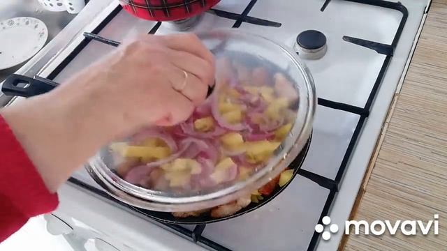 Картошка с мясом - всегда вкусно.