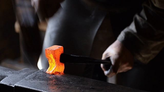 BERTRAN Making an adze - Blacksmithing. Ковка долбилки ))