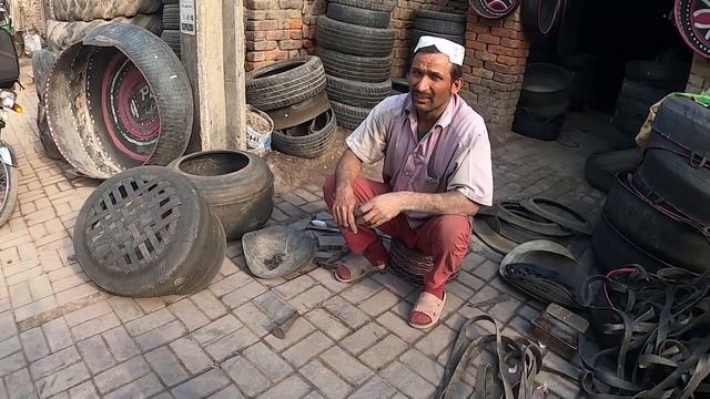 Гениальная идея сделать табурет из старых покрышек