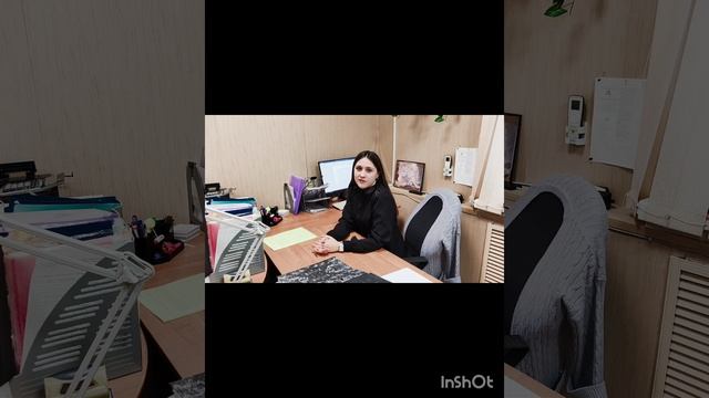 За рабочим столом ☝️😉
