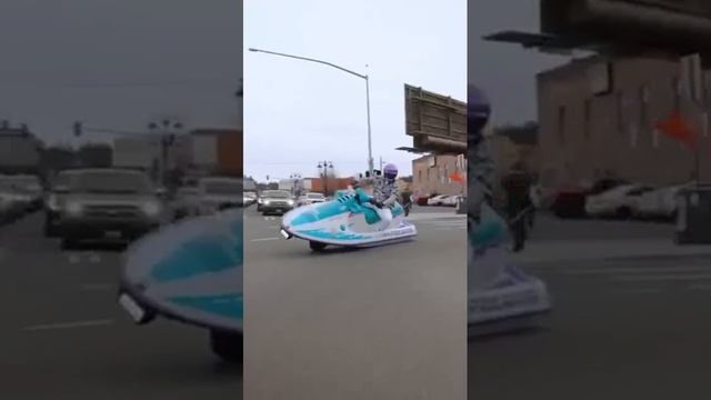 Что только по дороге не увидишь.😯😅😀😂